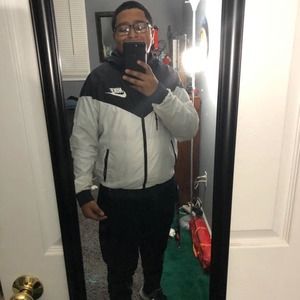 Meet your Posher, Emmanuel